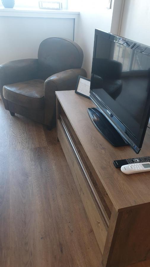 Les Vagues Au Balcon Apartment เอมปูเรียบราบา ภายนอก รูปภาพ